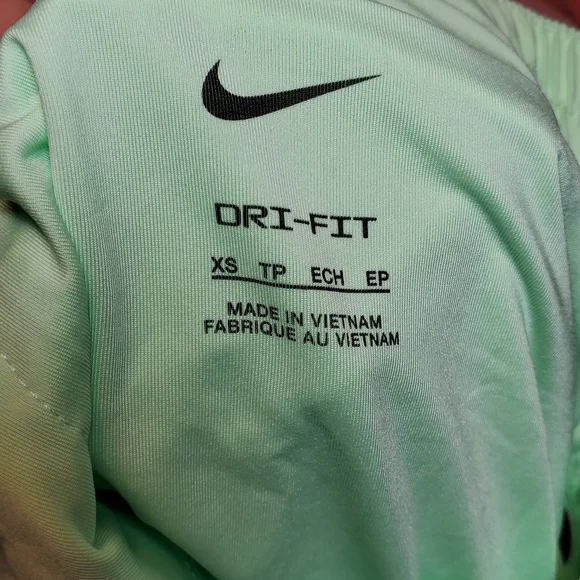Nike Junior Mint Green Athletic Shorts Size Extra Small - Picture 3 of 3